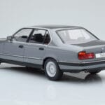 BMW 7シリーズ E32 740i 銀 MCG 1:18