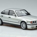BMW アルピナ B10 4.6 E34 銀 MCG 1:18