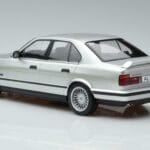 BMW アルピナ B10 4.6 E34 銀 MCG 1:18