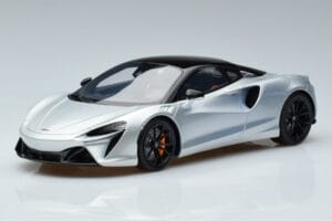 McLaren Artura クーペ シルバー GT Spirit 1:18