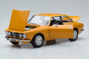 Alfa Romeo 1750 GTV イエロー Norev 1:18 187910 メタル - 画像 2/7