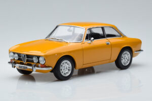 Alfa Romeo 1750 GTV イエロー Norev 1:18
