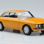 Alfa Romeo 1750 GTV イエロー Norev 1:18 - image 5 of 7