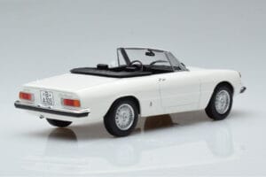 Alfa Romeo 2000 Spider ホワイト Norev 1:18 187882 メタル - 画像 2/7