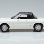 Alfa Romeo 2000 Spider ホワイト Norev 1:18 - image 3 of 7