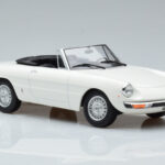 Alfa Romeo 2000 Spider ホワイト Norev 1:18 - image 5 of 7