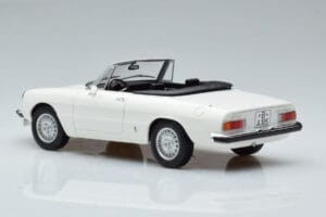 Alfa Romeo 2000 Spider ホワイト Norev 1:18 187882 メタル - 画像 6/7
