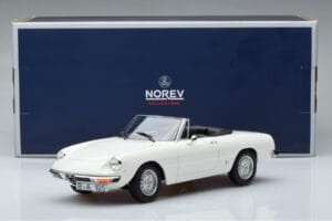 Alfa Romeo 2000 Spider ホワイト Norev 1:18 187882 メタル - 画像 7/7