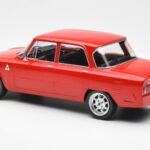 Alfa Romeo Giulia Nuova Super レッド Custom Wheels MCG 1:18 - image 5 of 6