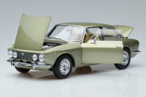 Alfa Romeo GTV 2000 グリーン リミテッドエディション Norev 1:18 187913 メタル - 画像 2/7