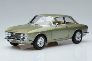 Alfa Romeo GTV 2000 グリーン リミテッドエディション Norev 1:18 187913 メタル