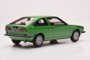 Alfa Romeo Alfasud Sprint グリーン Otto 1:18 OT1043 レジン - 画像 2/6