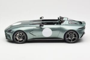 Aston Martin V12 Speedster グリーンメタリック GT Spirit 1:18 GT906 レジン - 画像 3/6
