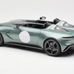Aston Martin V12 Speedster グリーンメタリック GT Spirit 1:18 - image 5 of 6