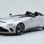 Aston Martin V12 Speedster シルバー GT Spirit 1:18