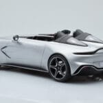 Aston Martin V12 Speedster シルバー GT Spirit 1:18 - image 5 of 6