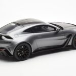 Aston Martin V12 Vantage マグネティックシルバー GT Spirit 1:18 - image 2 of 6