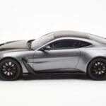 Aston Martin V12 Vantage マグネティックシルバー GT Spirit 1:18 - image 3 of 6