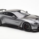 Aston Martin V12 Vantage マグネティックシルバー GT Spirit 1:18 - image 4 of 6