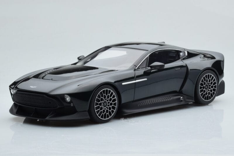 Aston Martin Victor ブラック GT Spirit 1:18