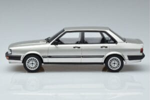 Audi 80 B2 Quattro Otto 1:18 OT940 レジン - 画像 3/6