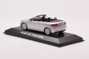 Audi A3 8P カブリオレ シルバー Minichamps 1:43 5010803323 メタル - 画像 3/4