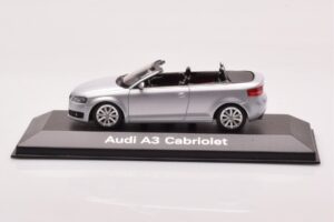 Audi A3 8P カブリオレ シルバー Minichamps 1:43