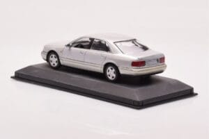Audi A8 D2 シルバー グリーン ストライプ Minichamps 1:43 AUDI-264455 メタル - 画像 3/4