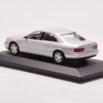 Audi A8 D2 シルバー Minichamps 1:43 - image 3 of 4