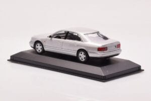 Audi A8 D2 シルバー Minichamps 1:43 433013006 メタル - 画像 3/4