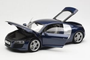 Audi R8 4.2 FSI V8 ブルー Kyosho 1:18 09213BL メタル - 画像 2/8