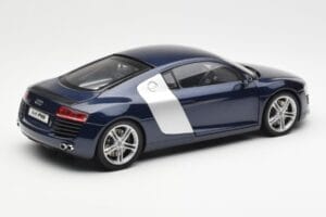 Audi R8 4.2 FSI V8 ブルー Kyosho 1:18 09213BL メタル - 画像 3/8