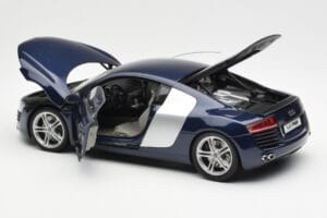 Audi R8 4.2 FSI V8 ブルー Kyosho 1:18 09213BL メタル - 画像 5/8