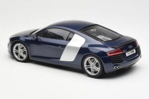 Audi R8 4.2 FSI V8 ブルー Kyosho 1:18 09213BL メタル - 画像 7/8