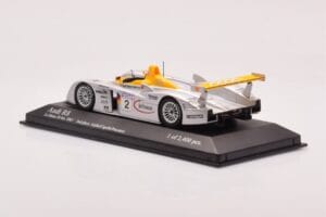Audi R8 Infineon #2 L. Aiello / R. Capello / Pescatori 2nd Place 24 Hours of Le Mans 2001 Minichamps 1:43 400011202 メタル - 画像 3/4