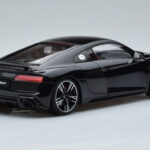 Audi R8 Performance ブラック Kengfai 1:18 - image 3 of 10