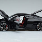 Audi R8 Performance ブラック Kengfai 1:18 - image 4 of 10