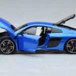 Audi R8 Performance ブルー Kengfai 1:18 - image 4 of 10