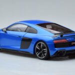 Audi R8 Performance ブルー Kengfai 1:18 - image 7 of 10