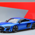 Audi R8 Performance ブルー Kengfai 1:18 - image 10 of 10