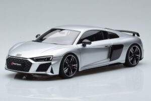 Audi R8 Performance シルバー Kengfai 1:18