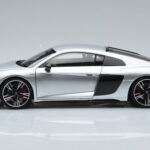 Audi R8 Performance シルバー Kengfai 1:18 - image 5 of 10