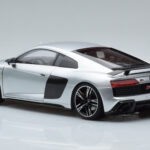 Audi R8 Performance シルバー Kengfai 1:18 - image 7 of 10
