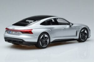 Audi RS e-tron GT シルバー Norev 1:18 188381 メタル - 画像 2/6