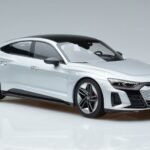 Audi RS e-tron GT シルバー Norev 1:18 188381 メタル - image 4 of 6