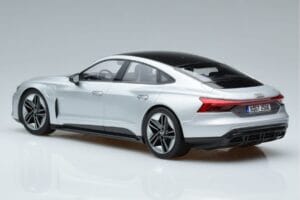 Audi RS e-tron GT シルバー Norev 1:18 188381 メタル - 画像 5/6