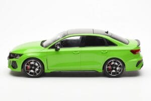 Audi RS3 8Y セダン グリーン MCG 1:18 MCG18449 メタル - 画像 3/6