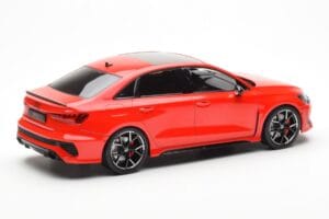 Audi RS3 8Y セダン レッド MCG 1:18 MCG18451 メタル - 画像 2/6