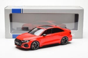Audi RS3 8Y セダン レッド MCG 1:18 MCG18451 メタル - 画像 6/6