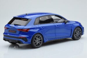 Audi RS3 8Y Sportback Performance Edition ナガロブルー GT Spirit 1:18 GT884 レジン - 画像 2/5